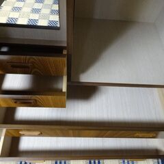 衣類の収納家具の画像