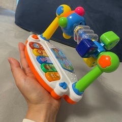 赤ちゃん　ガラガラ　ピアノ　音楽の画像