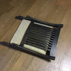 折りたたみ座椅子
の画像