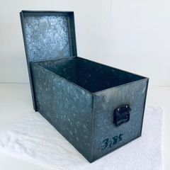 【PayPay可】ブリキ缶　トタンBOX　昭和レトロ　ダメージ　ハードケース　頑丈タフの画像