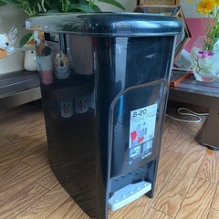 ゴミ箱 使用少なめの画像