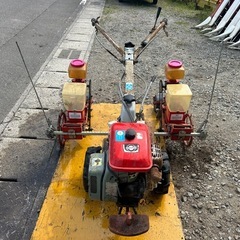 ヤンマー　管理機　向井工業  ごんべえ　種蒔管理機　牽引式 種まき機 ベルト繰上式 2条 大豆・麦・ コーン ほうれん草　そば そ菜　畑 ハウス 農機具 テーラー牽引 エンドレスベルト付き　条間マーカー付きの画像
