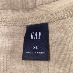 GAP カットソー　ベージュの画像