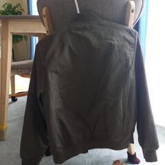 薄手のパーカーの画像