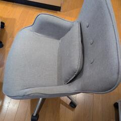 グレーのチェア無料でお渡しします
