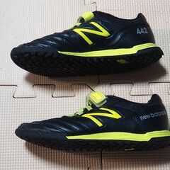 NEWBALANCE ブラック＆イエロー 試着可の画像