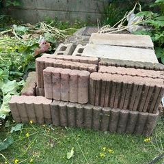 コンクリートブロックと園芸ブロック