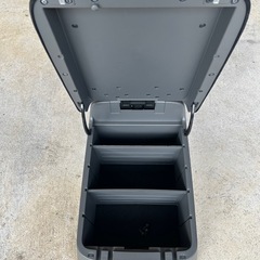 nv350 キャラバン　純正センターコンソールの画像