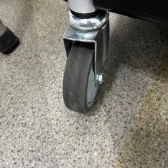 台車あげます　割れあり　車輪綺麗　室内使用の画像