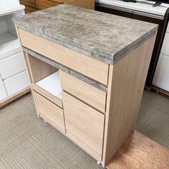 【超美品‼️】高級♪ 三幸ジャパン 80~147cm幅 伸長式キッチンカウンター 食器棚 収納家具 天板大理石調 木目調ライトブラウン♪の画像