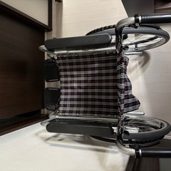 ノーパンクタイヤ　日進医療機　NC-1CBの画像