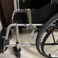 ノーパンクタイヤ　日進医療機　NC-1CBの画像