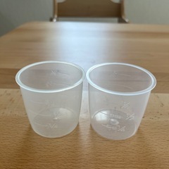 お米の計量カップ2つ