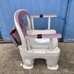 ポータブルトイレ　座楽ラフィーネ　PN-L30200の画像