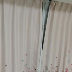 カーテン（ピンクと植物のデザイン） 2個   幅110cm×高さ...
