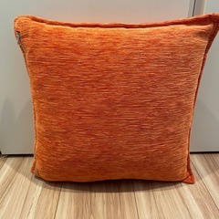 【美品】オレンジのクッションの画像