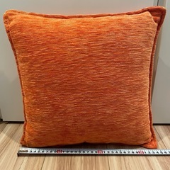 【美品】オレンジのクッション