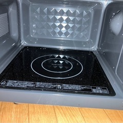 電子レンジとトースターの画像