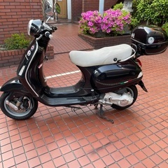 vespa ベスパ LX125 ブラックの画像