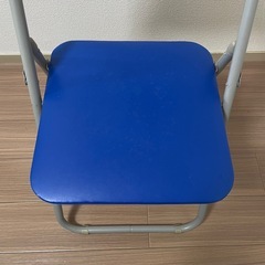 折りたたみパイプ椅子の画像