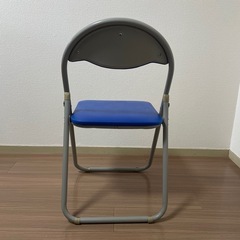 折りたたみパイプ椅子の画像