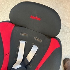 K2505-330 Aprica チャイルドシート 自動車用　ブラック レッド キズ汚れ有り の画像