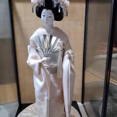 森英恵デザイン人形の画像