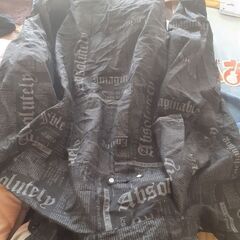 ジーンズとワイシャツ