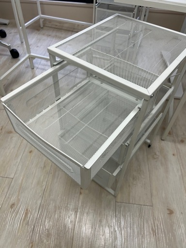 中古・IKEA・ヴィットショー シェルフユニット ラップトップテーブル付・引取可 中古・IKEA・ヴィットショー シェルフユニット ラップトップテーブル付