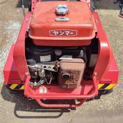 ヤンマー乗用草刈機の画像