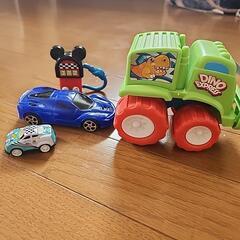 車のおもちゃの画像