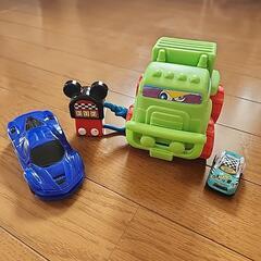 車のおもちゃ