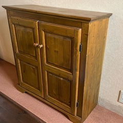 アンティーク家具　パイン材のキャビネット　の画像