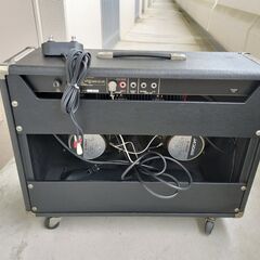 ～5/18 48000円⇒25000円 　名機！YAMAHA ヤマハ ギターアンプ F100-212 音響機材 オーディオ ＋ 2ボタンフットスイッチ 中古 動作品 コマ&カバー付きの画像