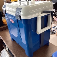 美原店　Campman クーラーボックス　持ち手　ベルト付き 栓なしの画像
