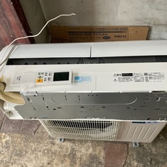 三菱中古エアコン　2022年製　　22型