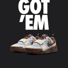 Travis Scott × Nike Zoom Field Jaxx "Pale Ivory and Leche Blue" スニーカー😌の画像