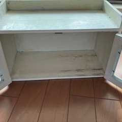 白木製　飾り棚の画像