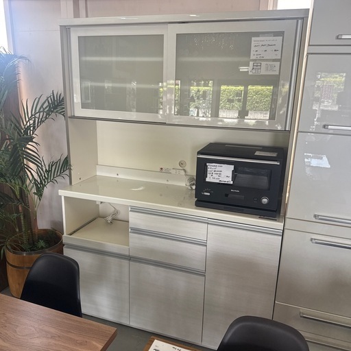 パモウナ　キッチンボード