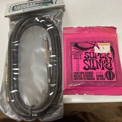 エレキギター、ベース用シールド新品　新品弦セット！