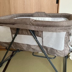 持ち運び可能なベビーベッド