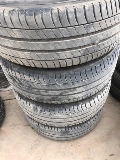 アルファードに履いていました。225-50-18トヨタ純正ホイール タイヤ付き4本     