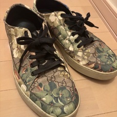GUCCI スニーカー　箱つき