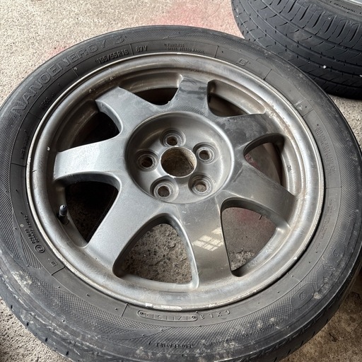 プリウス　ホイール