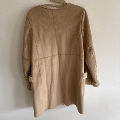 BEAMS ムートンコートの画像