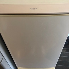 SHARP 冷蔵庫　ピンク色