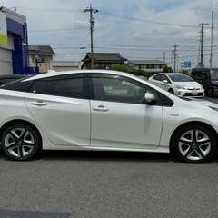 【自社ローン】トヨタ 50プリウス Aツーリングセレクション ナビ バックカメラ ETC シートヒーターの画像