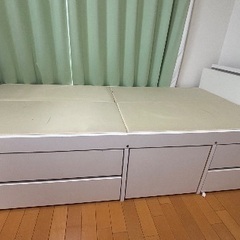 シングルベッド　収納付き
