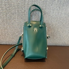 【美品】トミーフィルフィガー　スマホショルダーバッグ 