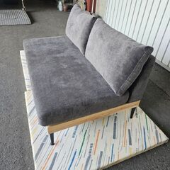 2Pソファー　お掃除ロボット対応　2人掛けソファー 　状態は綺麗です　サイズ幅1200×奥行750mm高さ700mmの画像